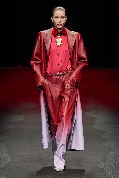 Look 8
